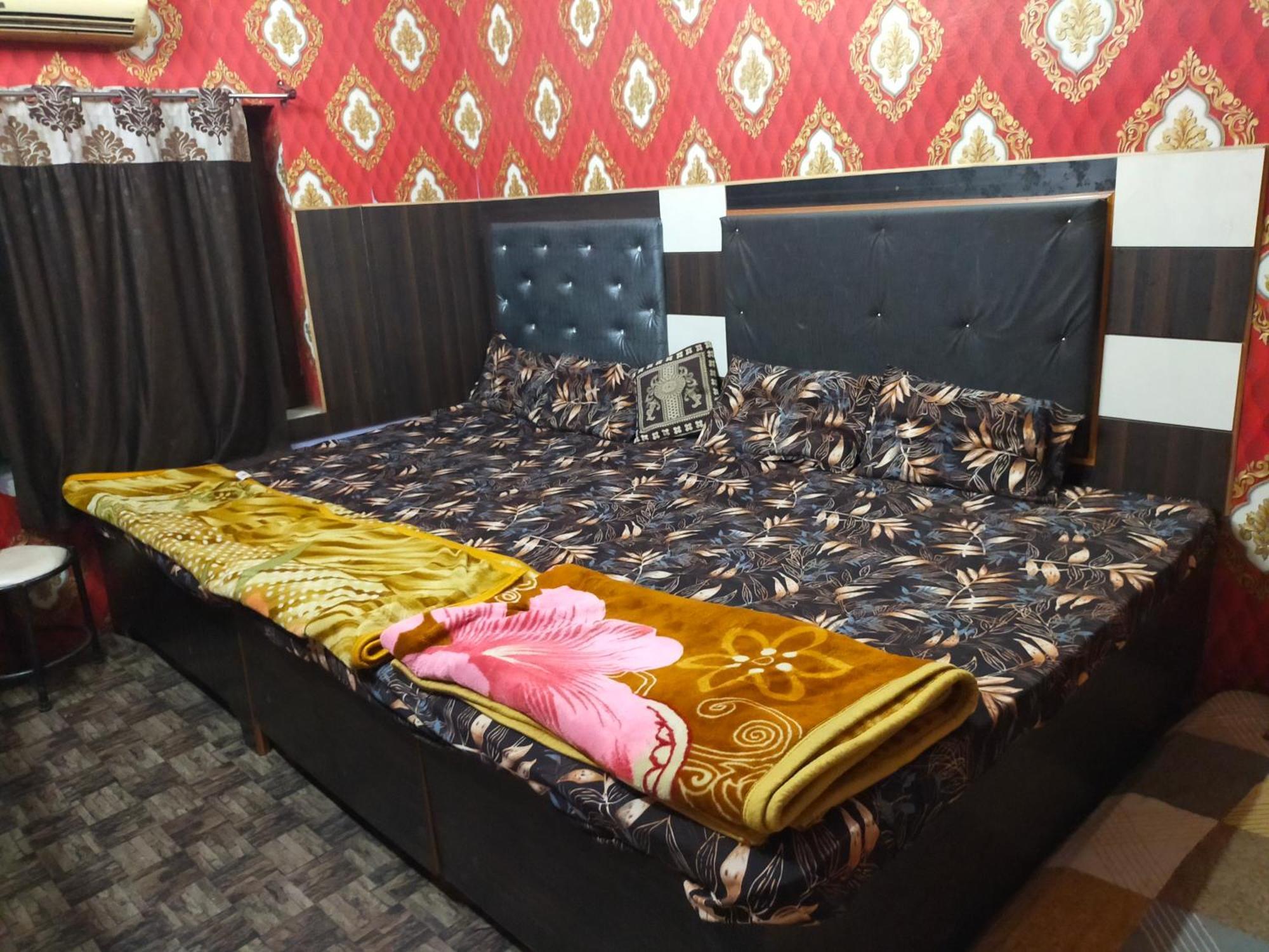 Maa Vaishno Guest House Varanasi Exteriör bild